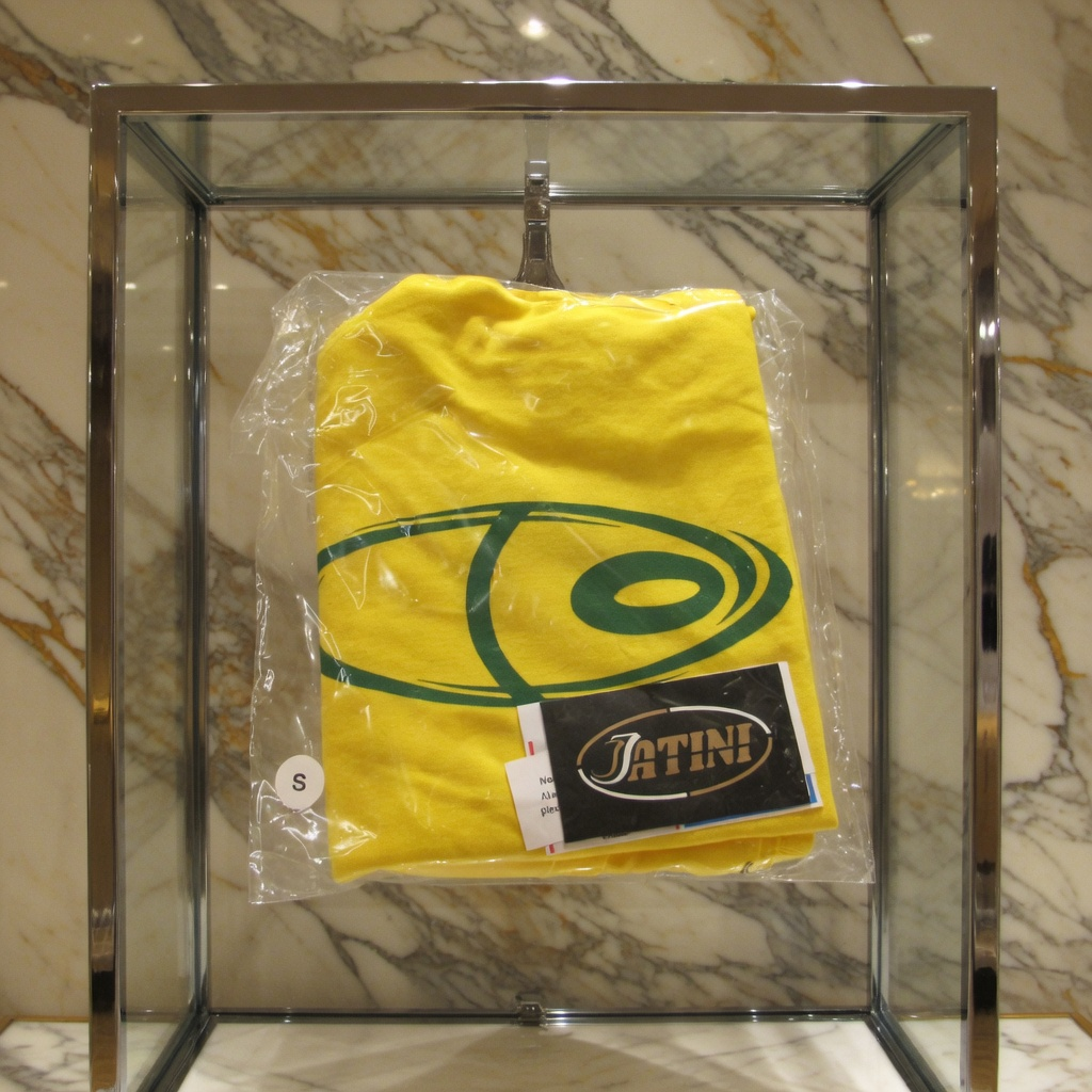 JATINI ONE OF ONE CLASSIC TEE. SIZE-SMALL