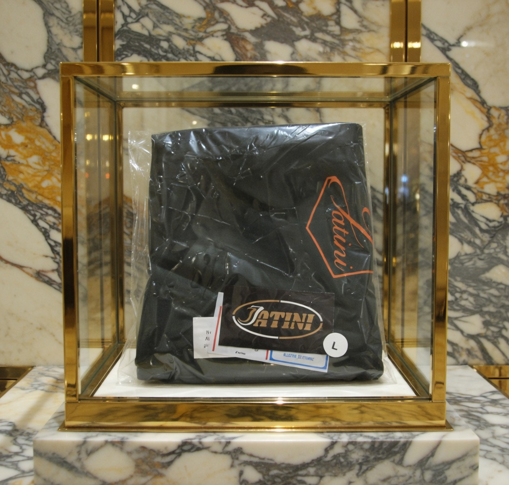 JATINI ONE OF ONE SIGNATURE TEE. SIZE-LARGE