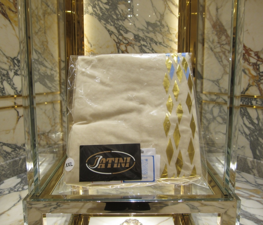 JATINI ONE OF ONE GOLD TEE.. SIZE 2X-LARGE