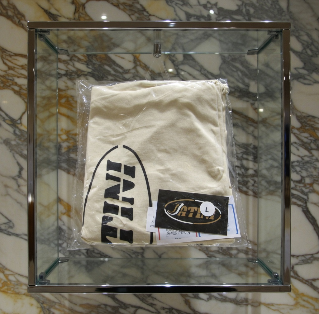 JATINI ONE OF ONE CLASSIC TEE. SIZE-LARGE