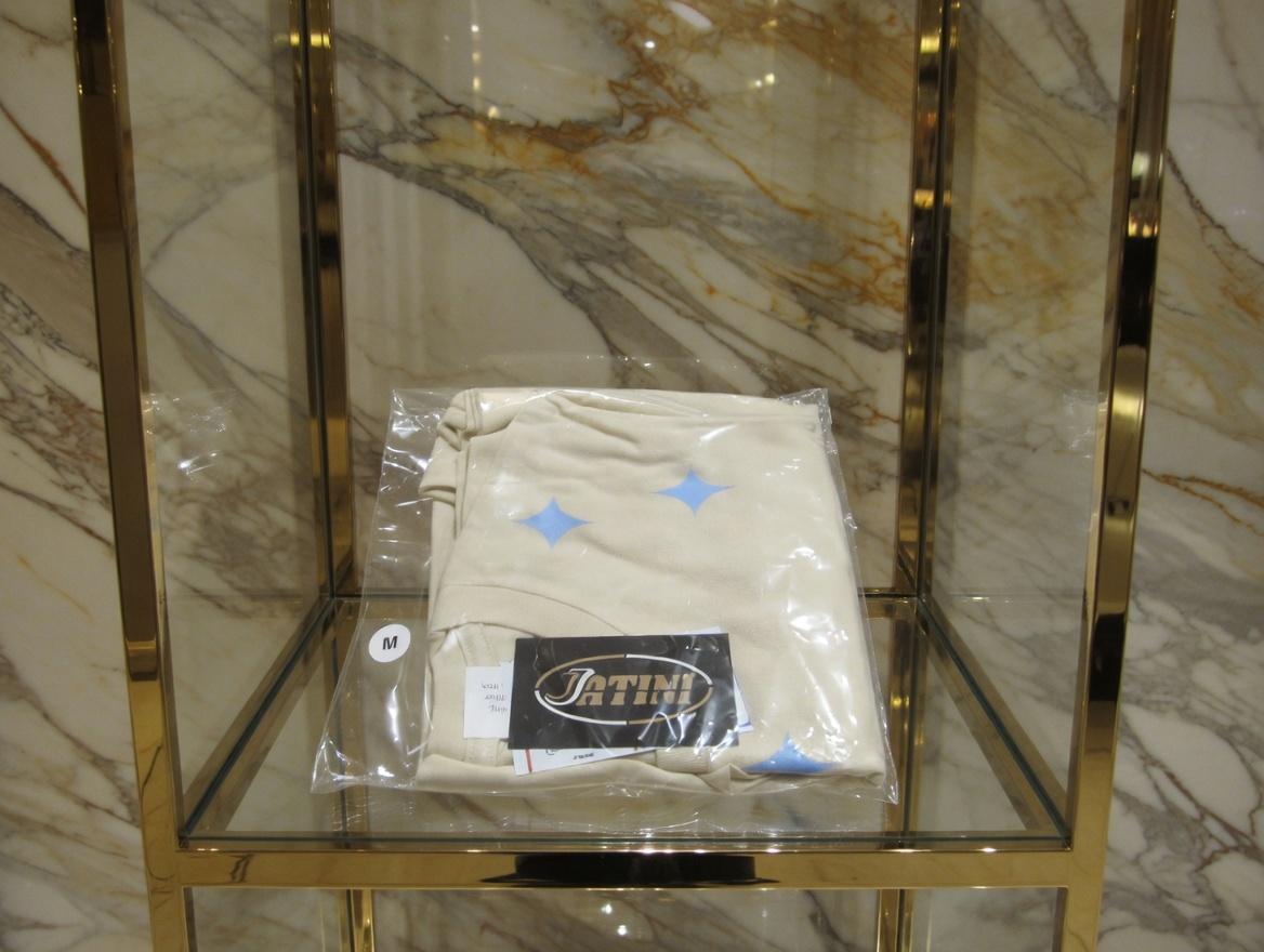 JATINI ONE OF ONE SIGNATURE TEE. SIZE-MEDIUM