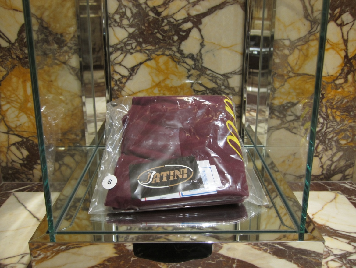 JATINI ONE OF ONE SIGNATURE TEE. SIZE-SMALL