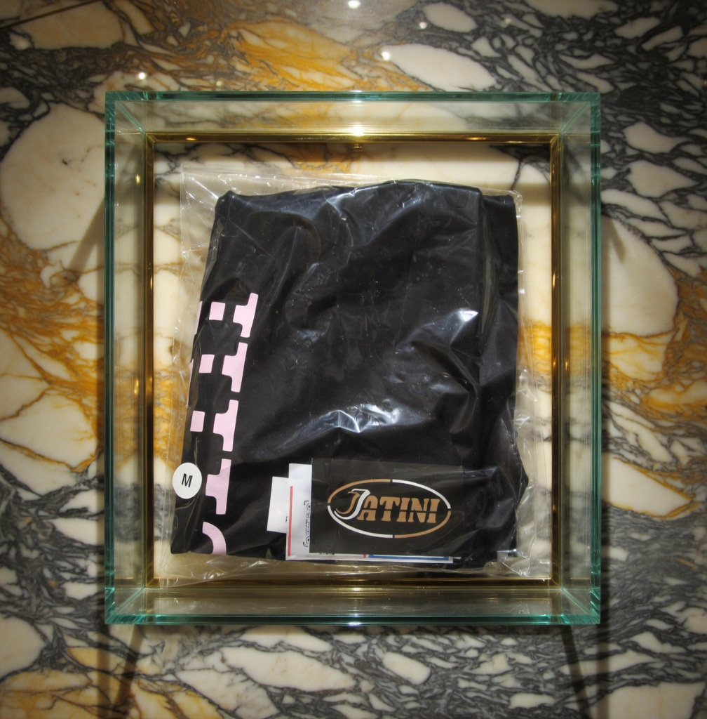 JATINI ONE OF ONE CLASSIC TEE. SIZE-MEDIUM