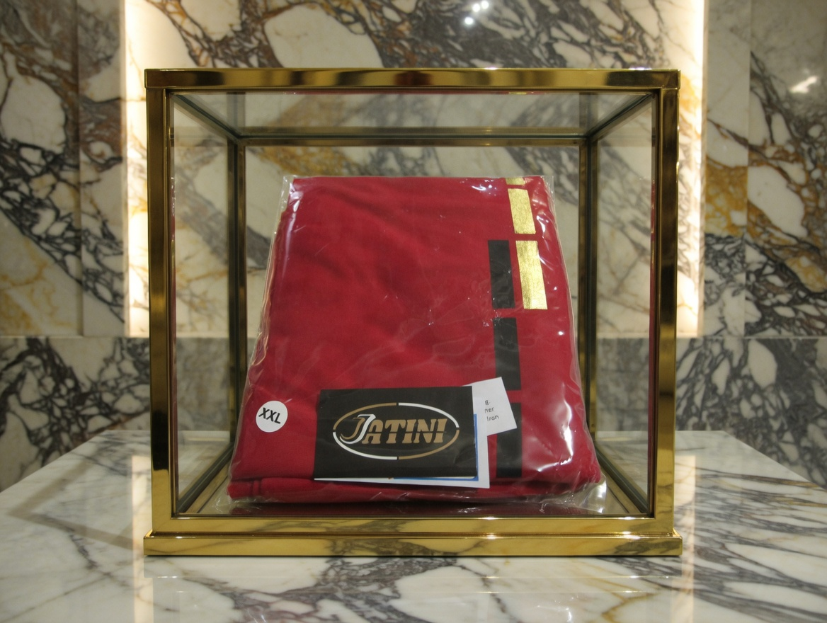 JATINI ONE OF ONE GOLD TEE. SIZE 2X-LARGE