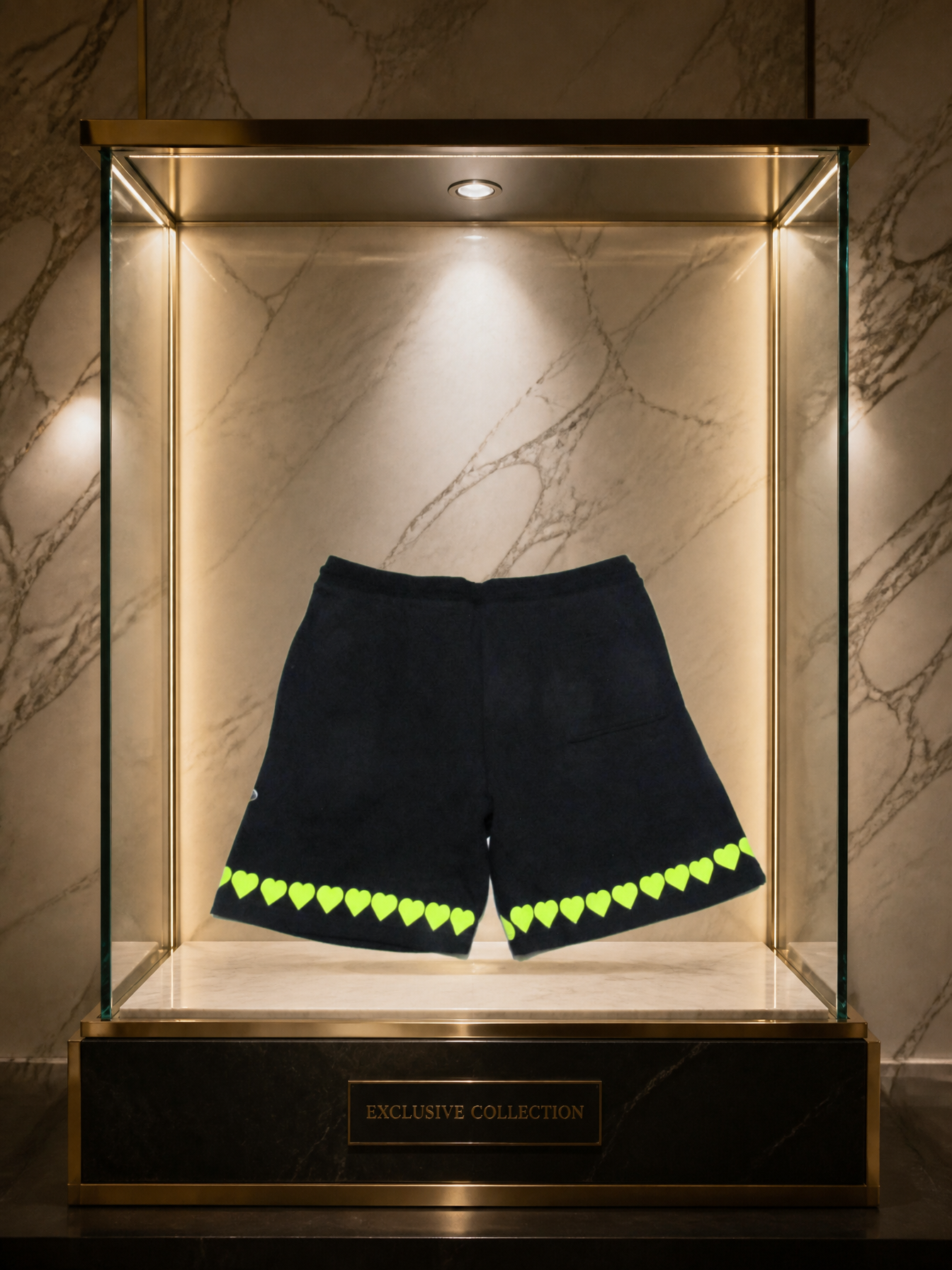 JATINI ONE OF ONE SHORTS. SIZE-XLARGE