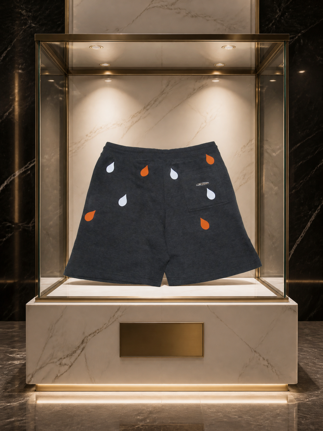 JATINI ONE OF ONE SHORTS. SIZE-LARGE