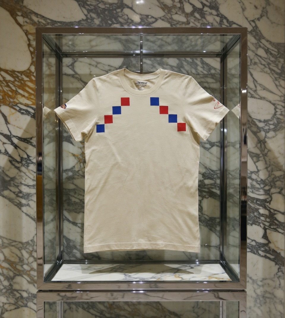 JATINI ONE OF ONE SIGNATURE TEE. SIZE-SMALL