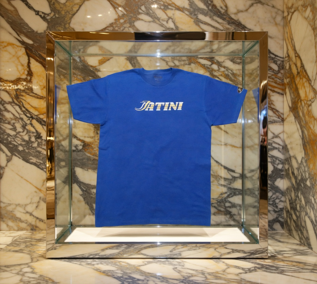 JATINI ONE OF ONE GOLD TEE. SIZE-LARGE