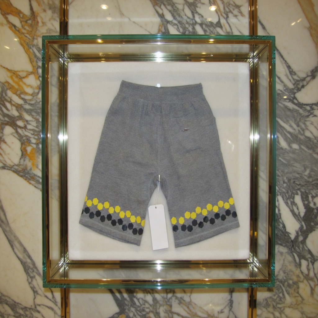 JATINI ONE OF ONE SHORTS. SIZE-XLARGE