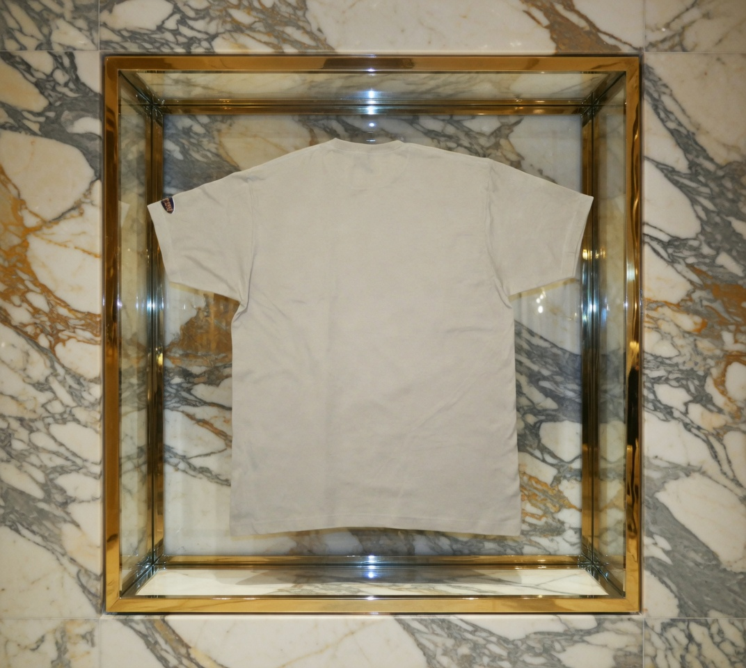 JATINI ONE OF ONE NEW YORK TEE. SIZE-XLARGE