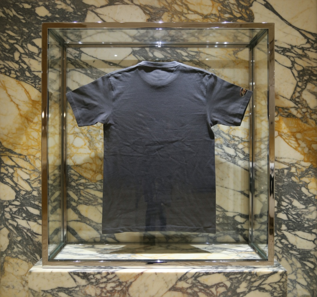 JATINI ONE OF ONE SIGNATURE TEE. SIZE-SMALL