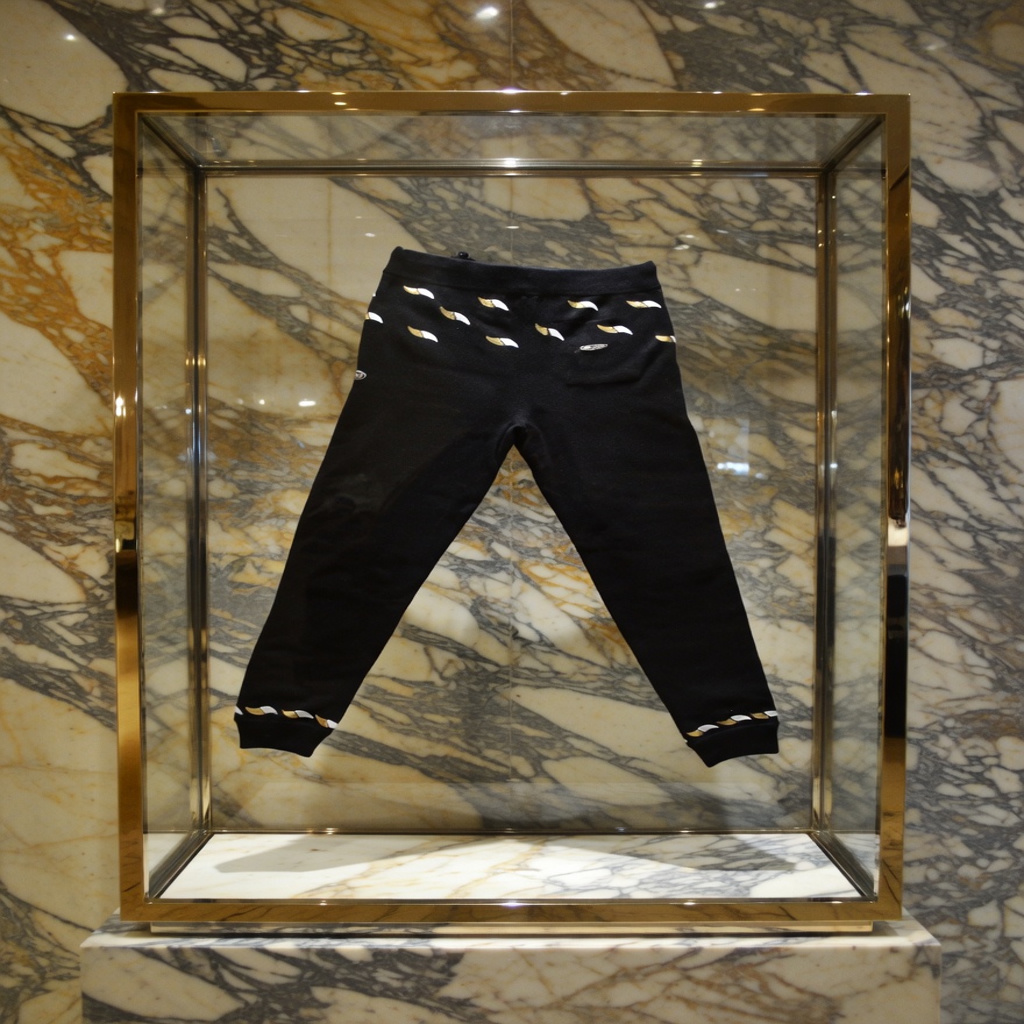 JATINI ONE OF ONE JOGGER PANTS. SIZE 2X-LARGE