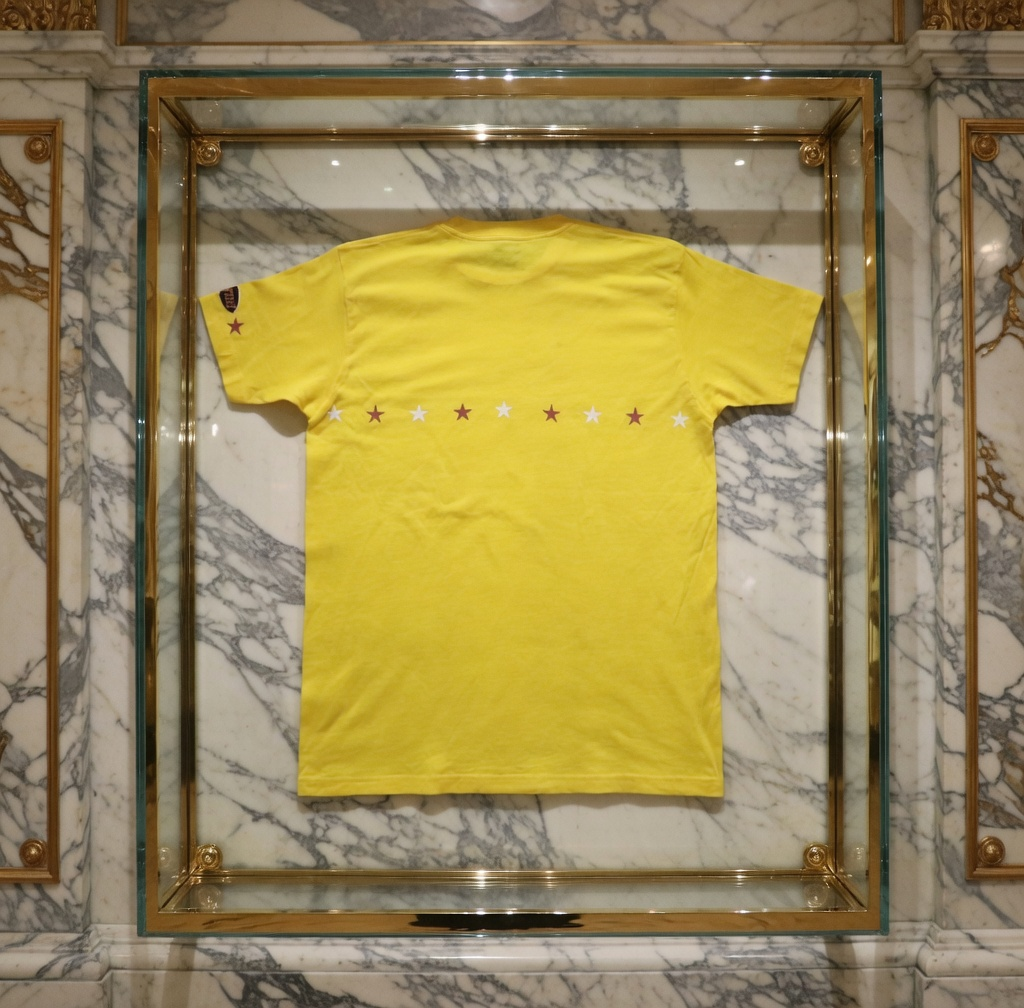 JATINI ONE OF ONE REFLECTIVE TEE. SIZE-LARGE