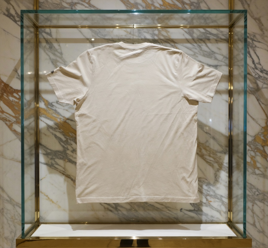 JATINI ONE OF ONE CLASSIC TEE. SIZE 2X-LARGE