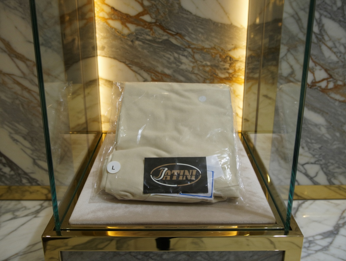 JATINI ONE OF ONE SILVER TEE. SIZE-LARGE
