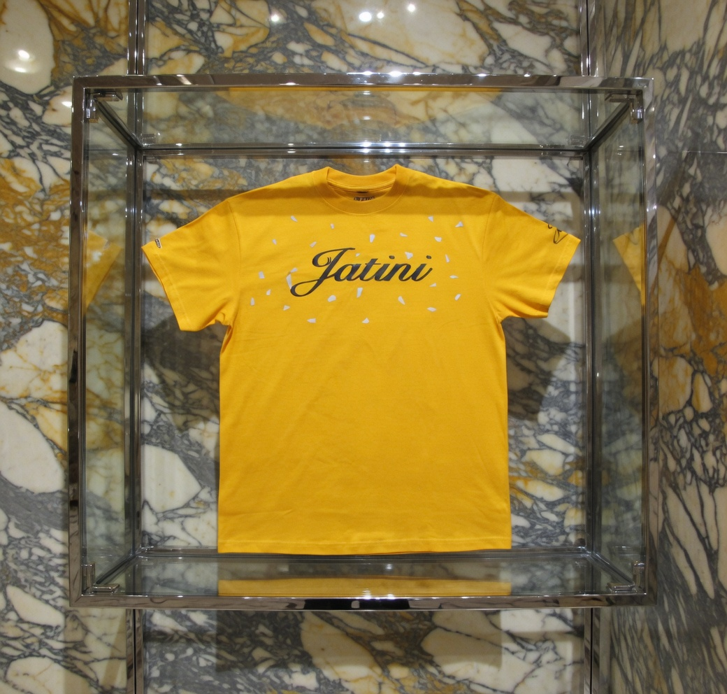 JATINI ONE OF ONE REFLECTIVE TEE. SIZE-XLARGE