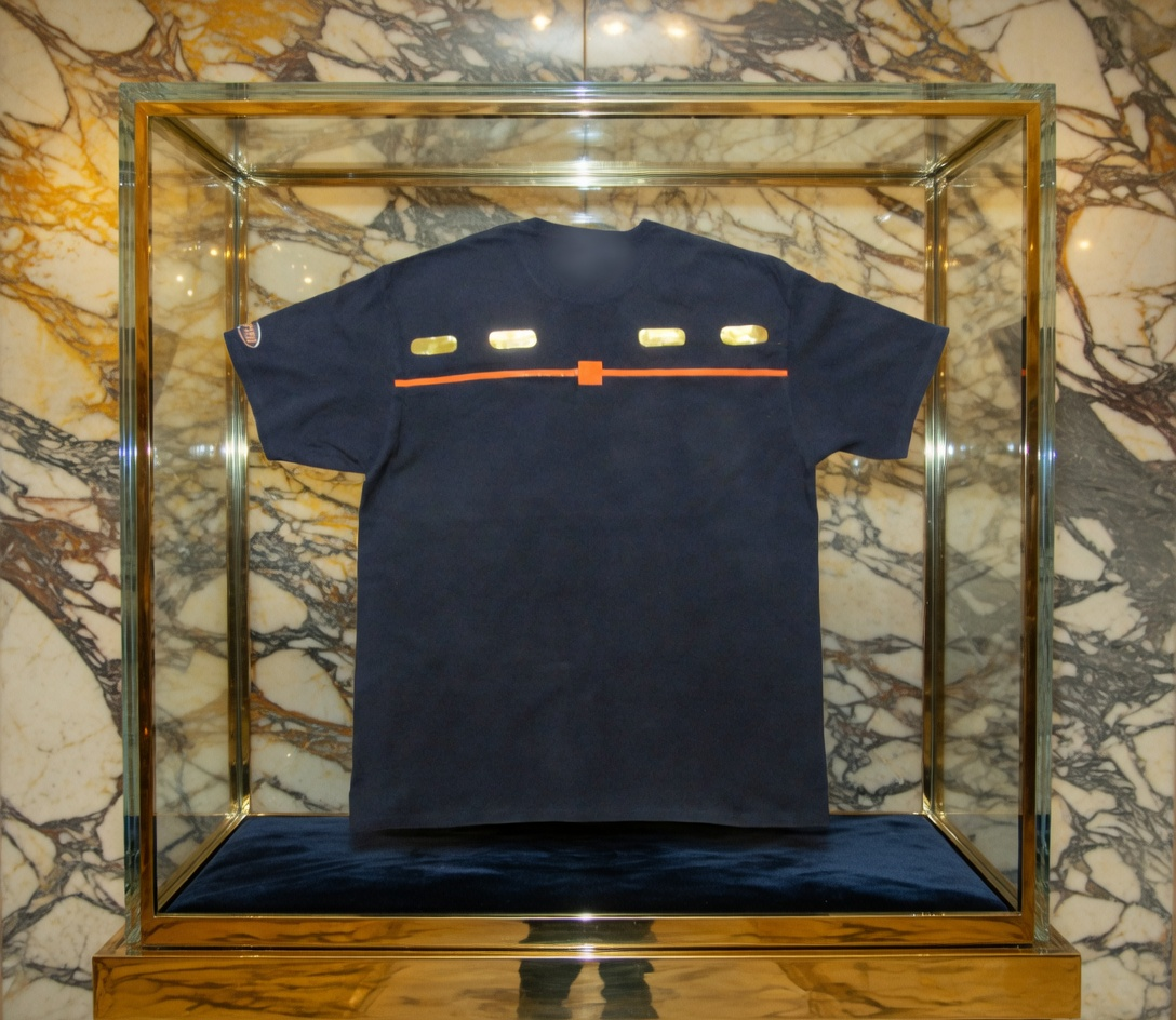 JATINI ONE OF ONE GOLD TEE. SIZE 2X-LARGE