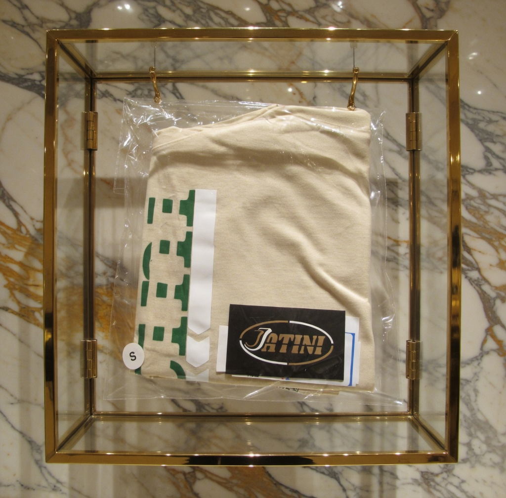 JATINI ONE OF ONE CLASSIC TEE. SIZE-SMALL