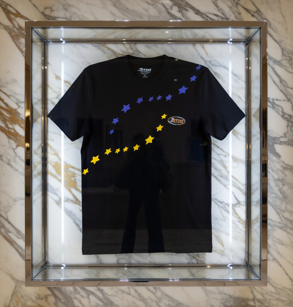 JATINI ONE OF ONE CLASSIC TEE. SIZE-MEDIUM