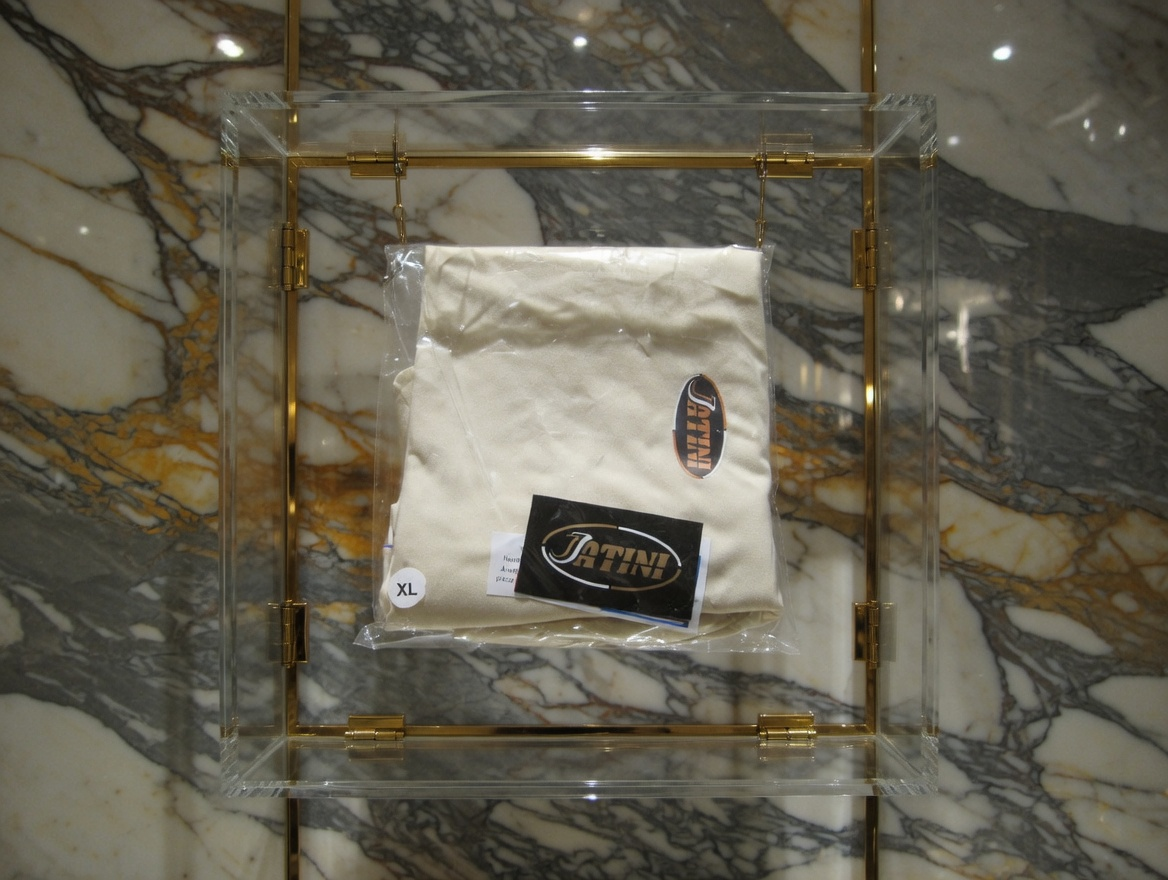 JATINI ONE OF ONE CLASSIC TEE. SIZE-XLARGE