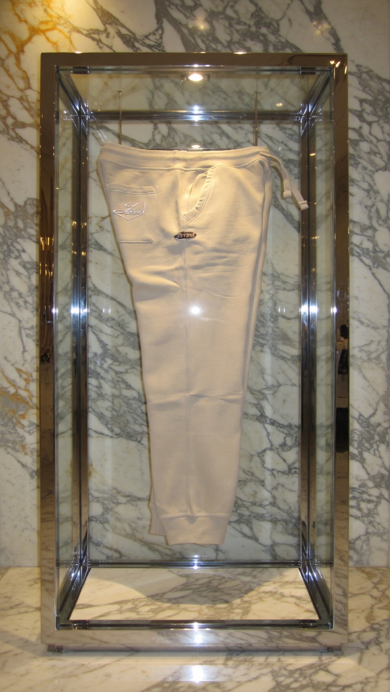 JATINI ONE OF ONE JOGGER PANTS. SIZE-LARGE