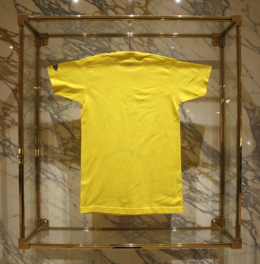 JATINI ONE OF ONE CLASSIC TEE. SIZE-SMALL