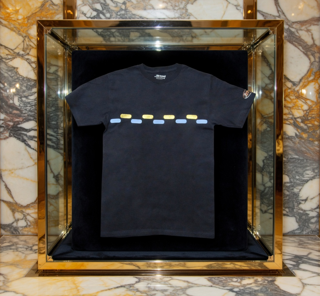 JATINI ONE OF ONE GOLD TEE. SIZE-SMALL