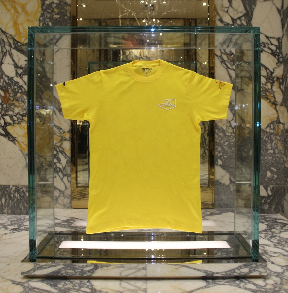 JATINI ONE OF ONE REFLECTIVE TEE. SIZE-SMALL
