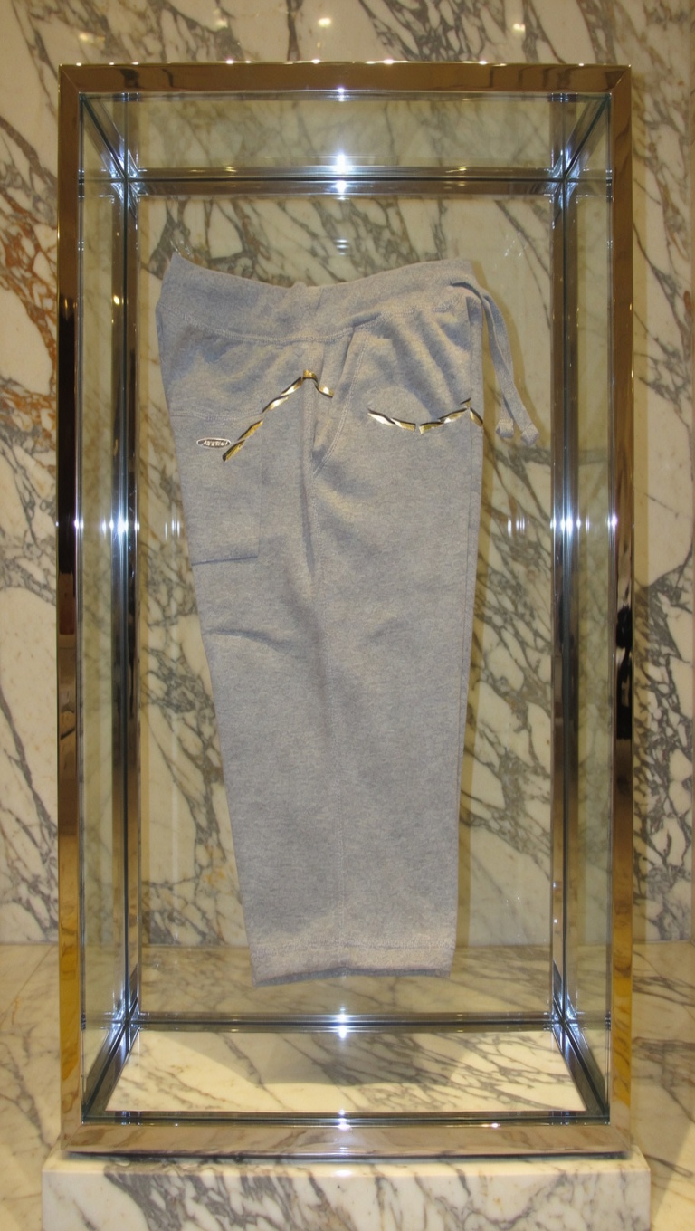 JATINI ONE OF ONE SHORTS. SIZE 2X-LARGE