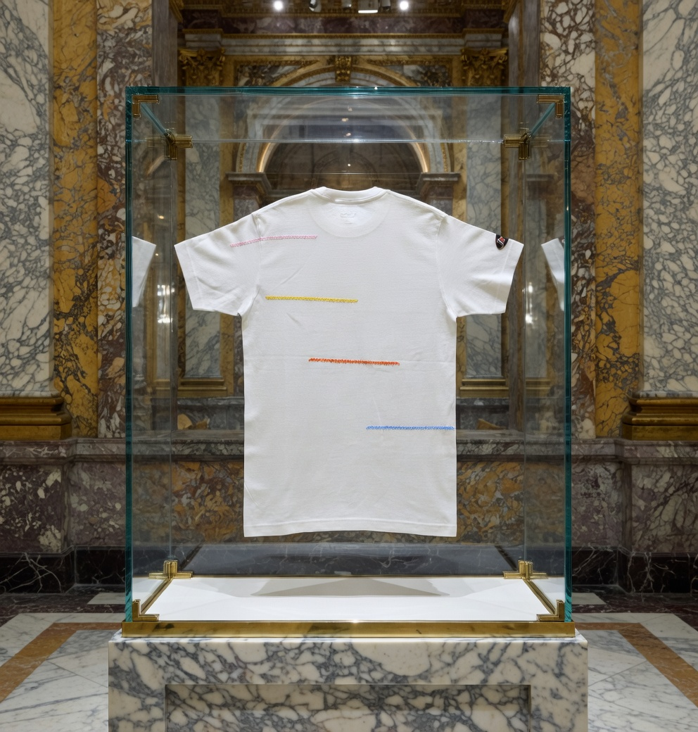 JATINI ONE OF ONE SIGNATURE TEE. SIZE-SMALL