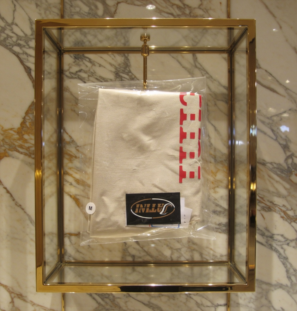 JATINI ONE OF ONE CLASSIC TEE. SIZE-MEDIUM