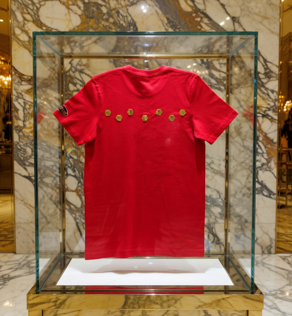 JATINI ONE OF ONE GOLD TEE. SIZE-SMALL