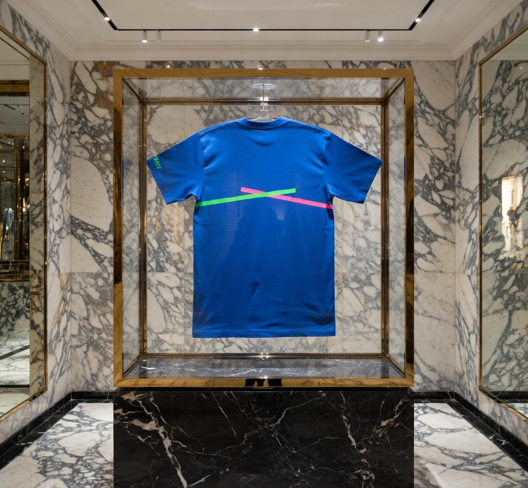 JATINI ONE OF ONE NEON TEE. SIZE-SMALL