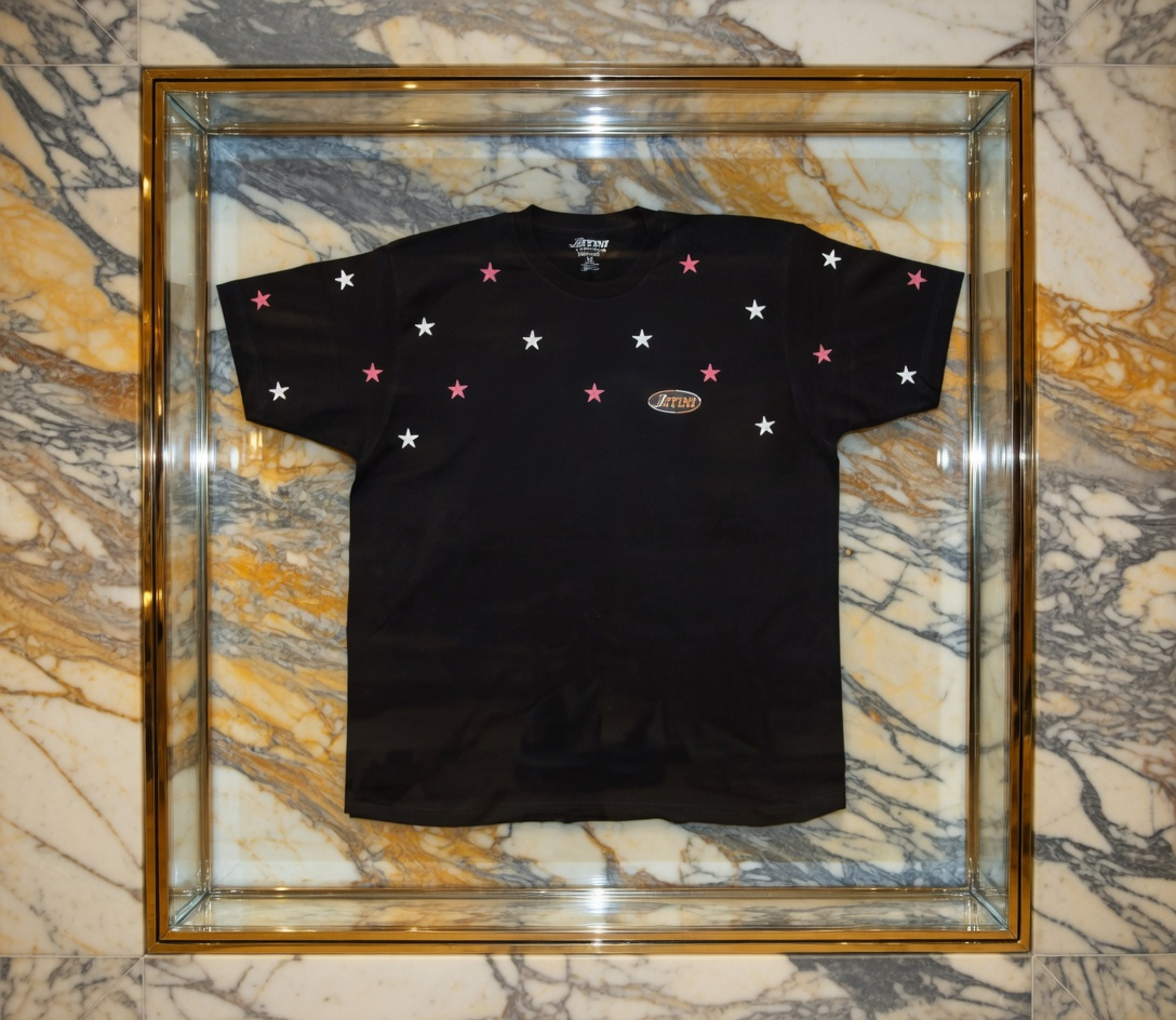 JATINI ONE OF ONE REFLECTIVE TEE. SIZE-XLARGE