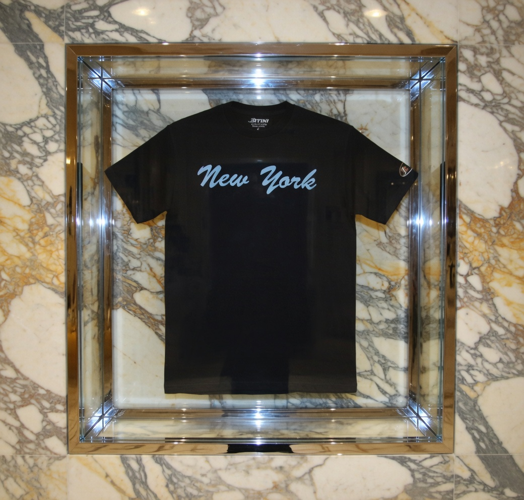 JATINI ONE OF ONE NEW YORK TEE. SIZE-SMALL