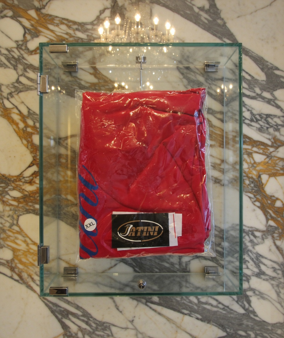 JATINI ONE OF ONE SIGNATURE TEE. SIZE 2X-LARGE