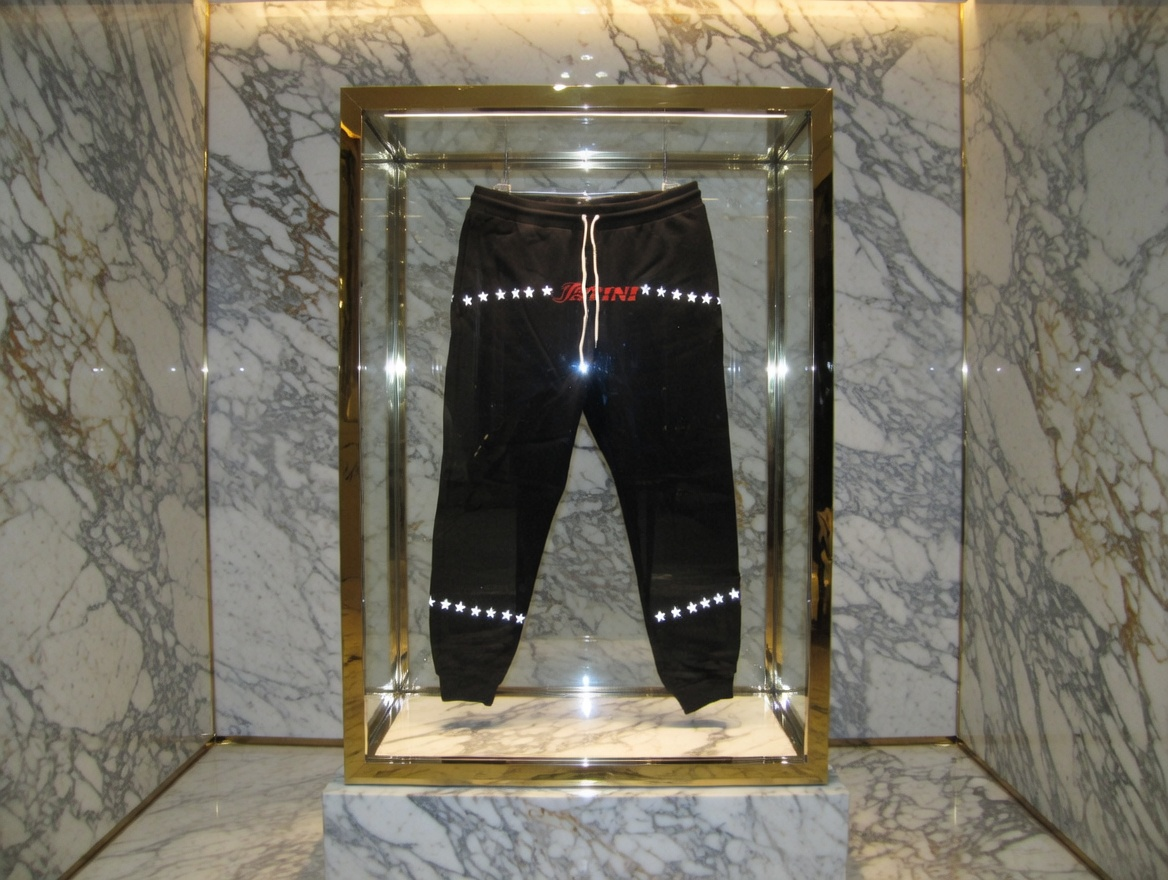 JATINI ONE OF ONE JOGGER PANTS. SIZE-LARGE