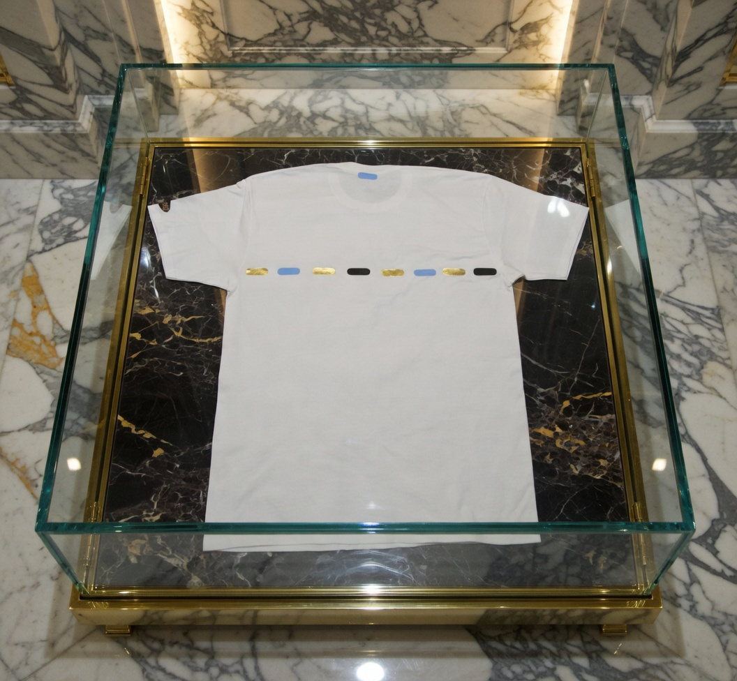 JATINI ONE OF ONE GOLD TEE. SIZE 2X-LARGE