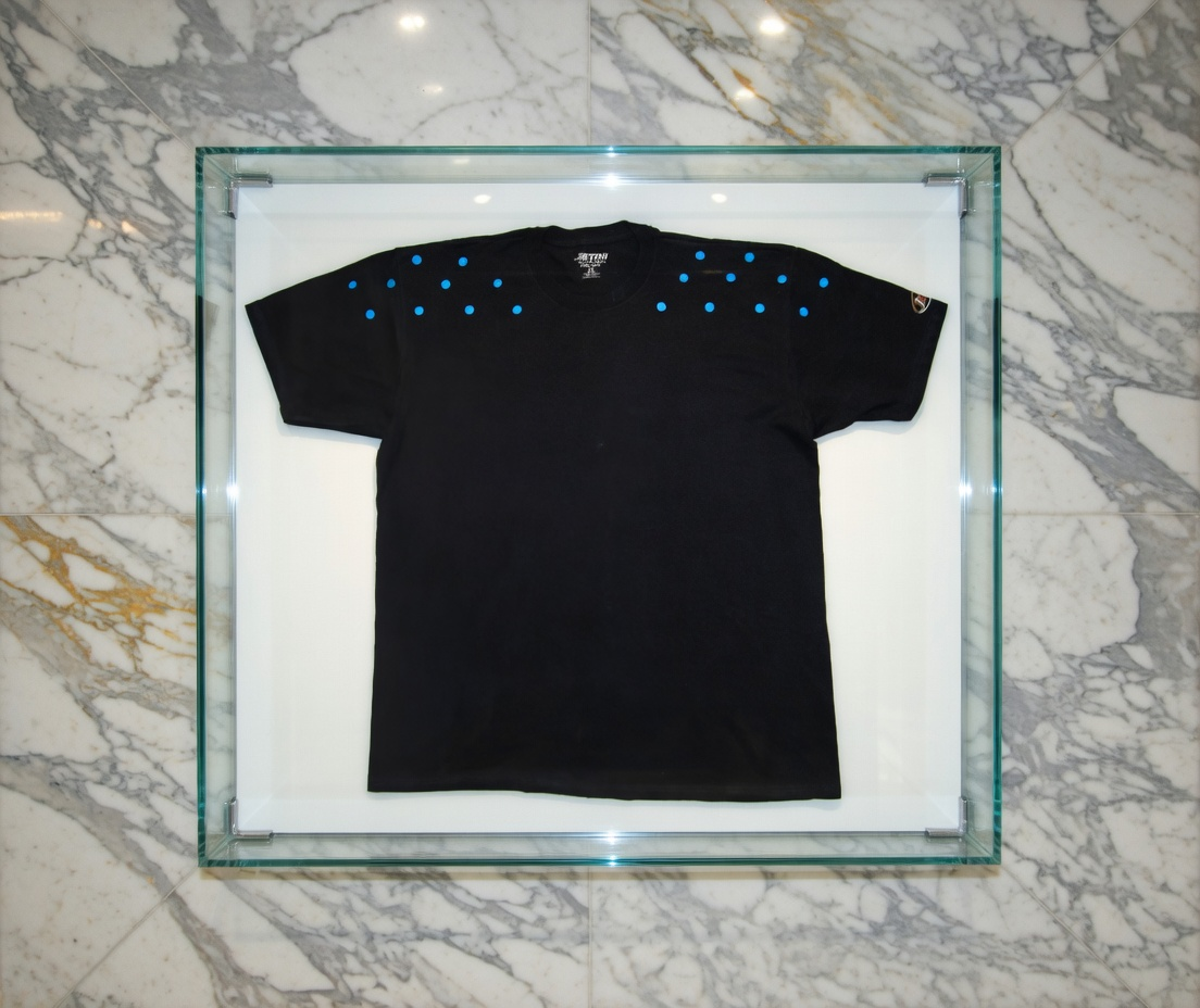 JATINI ONE OF ONE NEON TEE. SIZE-LARGE