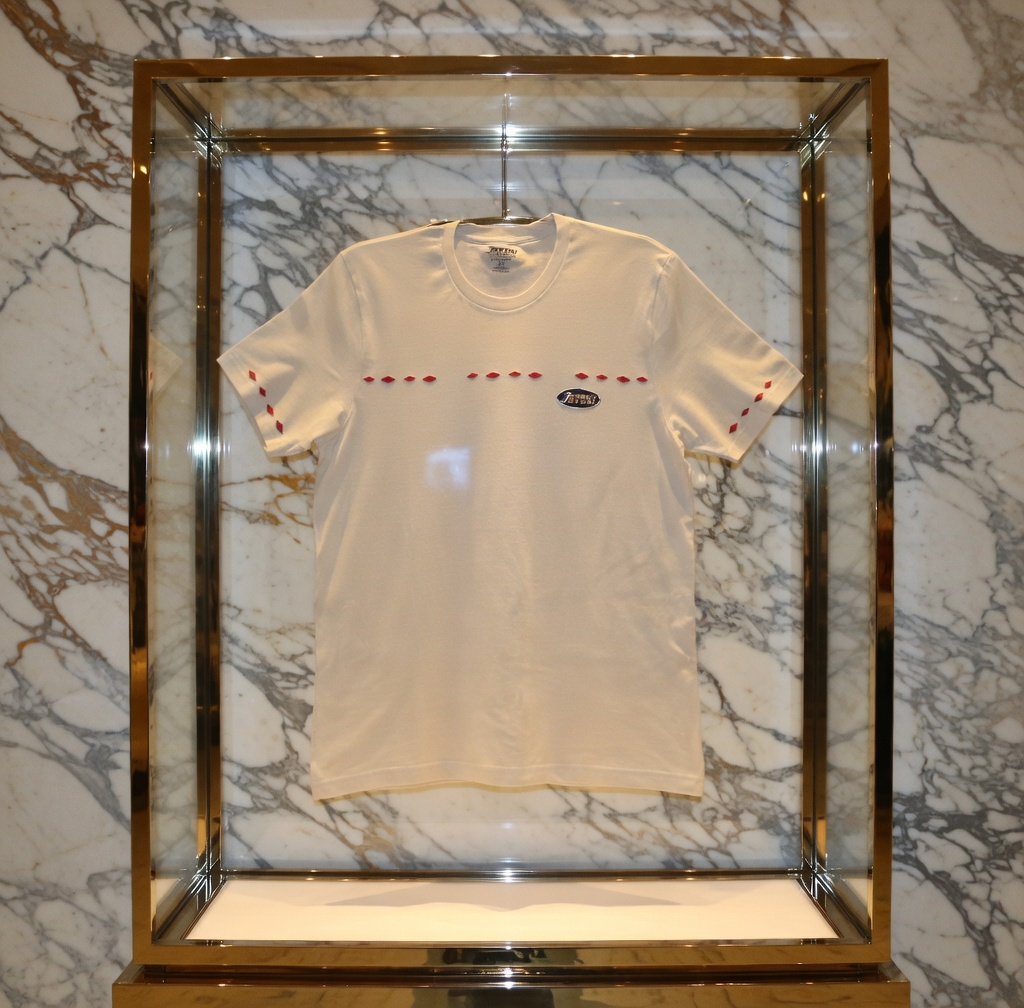 JATINI ONE OF ONE CLASSIC TEE. SIZE  X-LARGE