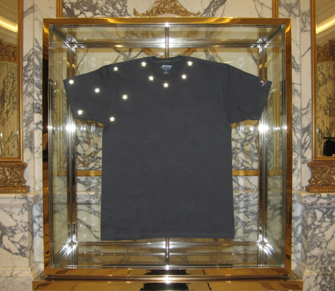 JATINI ONE OF ONE REFLECTIVE TEE. SIZE-LARGE