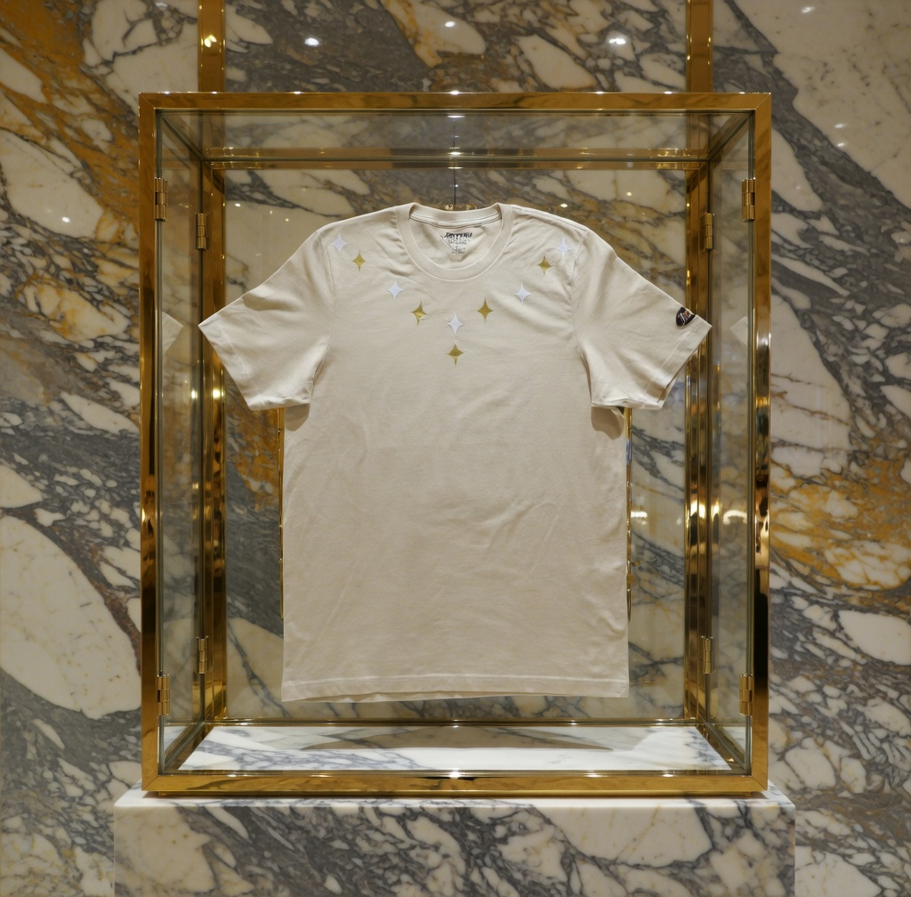 JATINI ONE OF ONE GOLD TEE. SIZE-LARGE