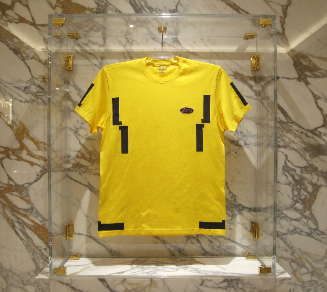 JATINI ONE OF ONE CLASSIC TEE. SIZE X-LARGE