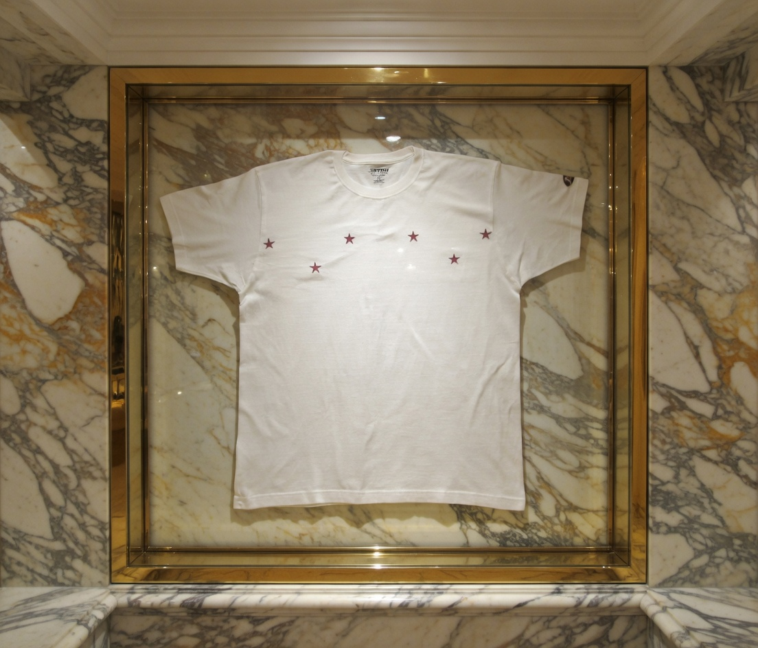JATINI ONE OF ONE REFLECTIVE TEE. SIZE-XLARGE