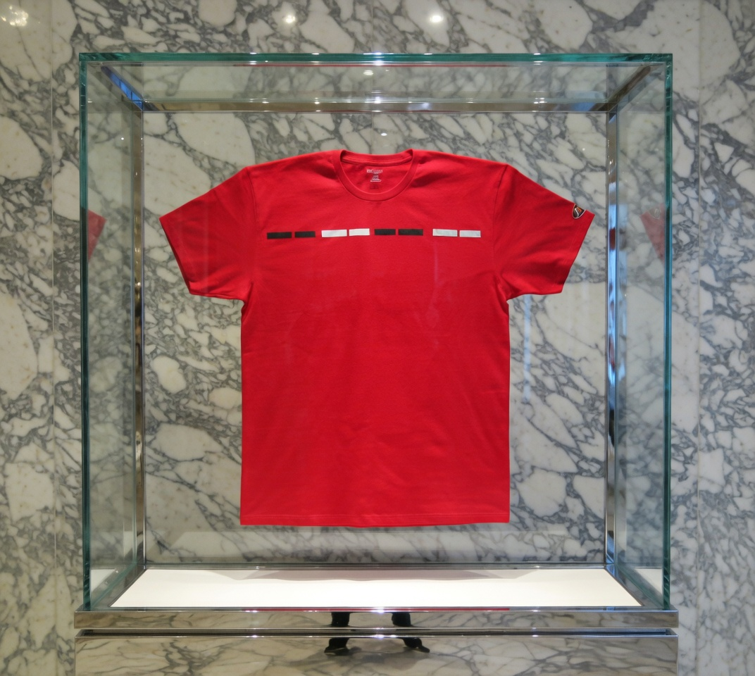JATINI ONE OF ONE REFLECTIVE TEE. SIZE. 2X-LARGE