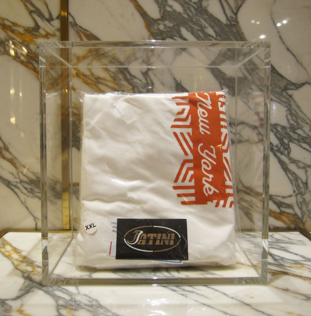 JATINI ONE OF ONE NEW YORK TEE. SIZE 2X-XLARGE