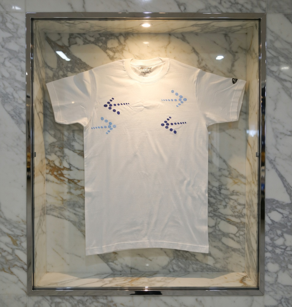 JATINI ONE OF ONE CLASSIC TEE. SIZE-SMALL