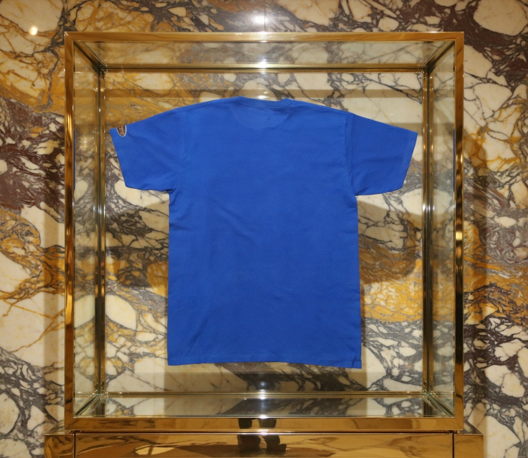 JATINI ONE OF ONE GOLD TEE. SIZE-LARGE