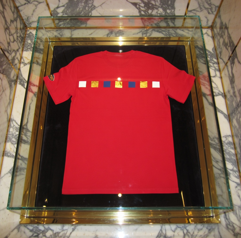 JATINI ONE OF ONE GOLD TEE. SIZE-SMALL