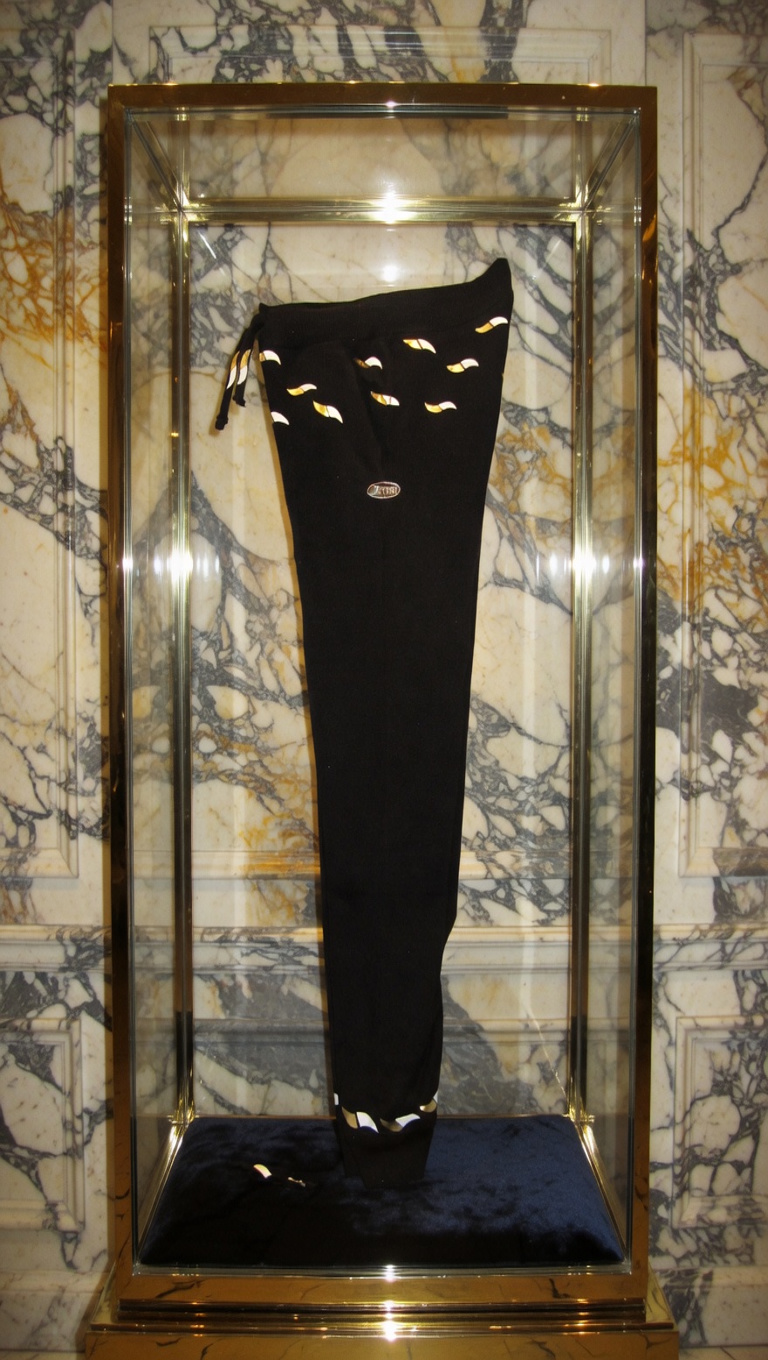 JATINI ONE OF ONE JOGGER PANTS. SIZE 2X-LARGE